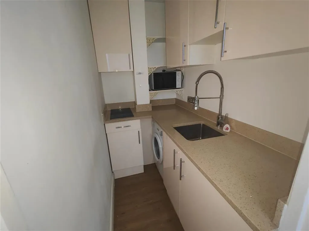 Flat 3 , 32-36,  Gloucester Terrace, London, W2 3DA