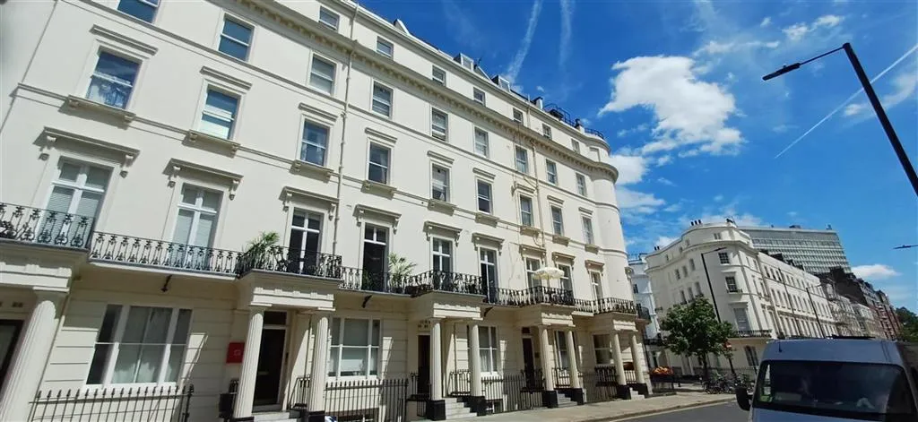 Flat 3 , 32-36,  Gloucester Terrace, London, W2 3DA