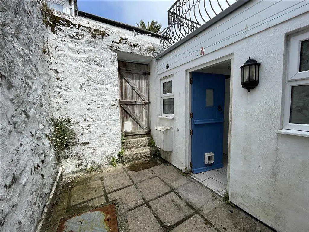 Apartment 2, 2, Richmond Place, ST. IVES, Cornwall, TR26 1JN