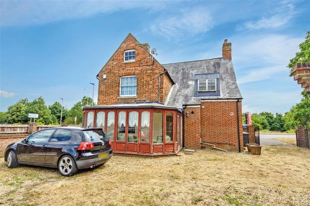 Bell Farm, 19, Great North Road, ST. NEOTS, Cambridgeshire, PE19 8EN