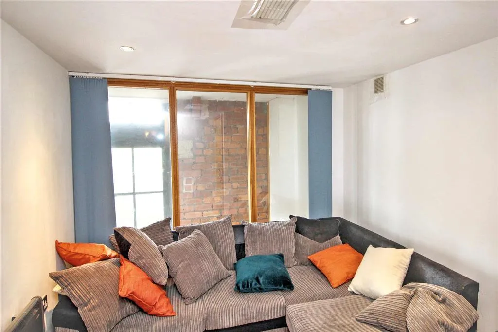 Flat 42, Byron Halls, Byron Street, BRADFORD, West Yorkshire, BD3 0AR