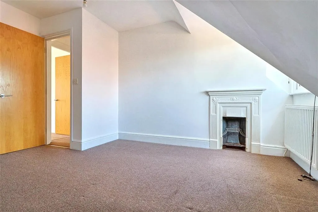Flat 8, 17, Milton Road, BOURNEMOUTH, Dorset, BH8 8LP