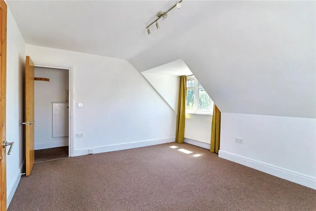 Flat 8, 17, Milton Road, BOURNEMOUTH, Dorset, BH8 8LP
