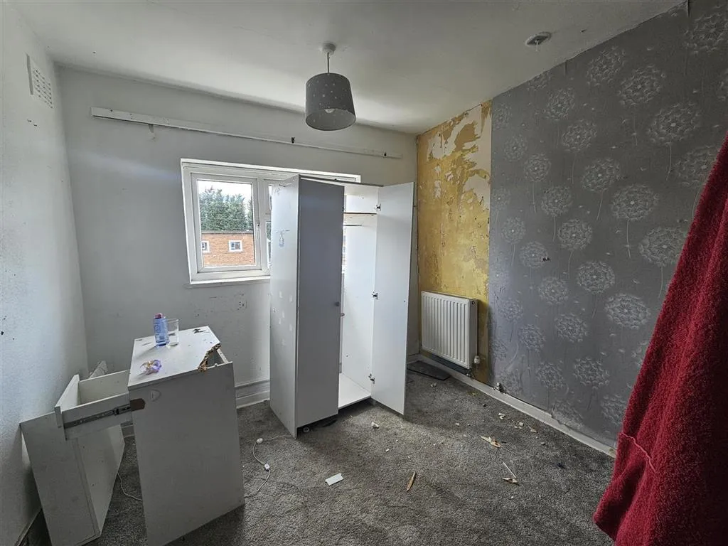 23, West Avenue, TELFORD, Shropshire, TF2 8BL