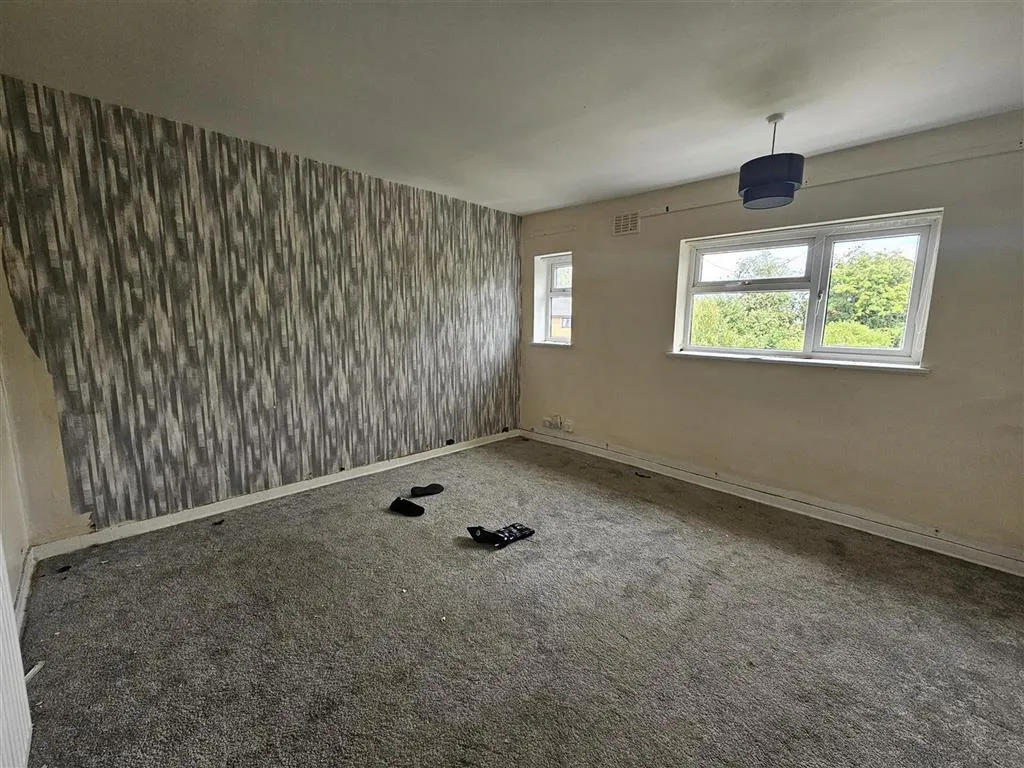 23, West Avenue, TELFORD, Shropshire, TF2 8BL