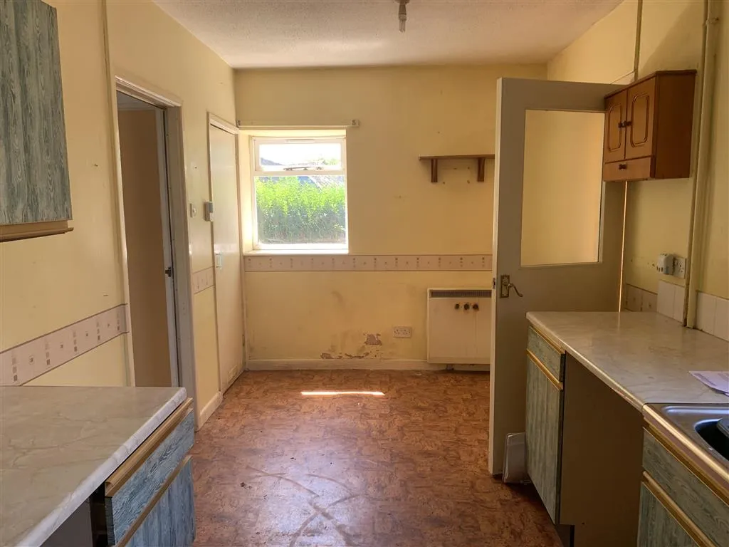 14, Broadway, YEOVIL, Somerset, BA22 8XF
