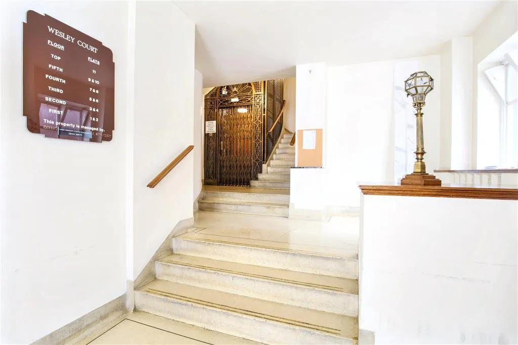 Flat 4, Wesley Court 51-55, Weymouth Street, MARYLEBONE, London, W1G 8NN