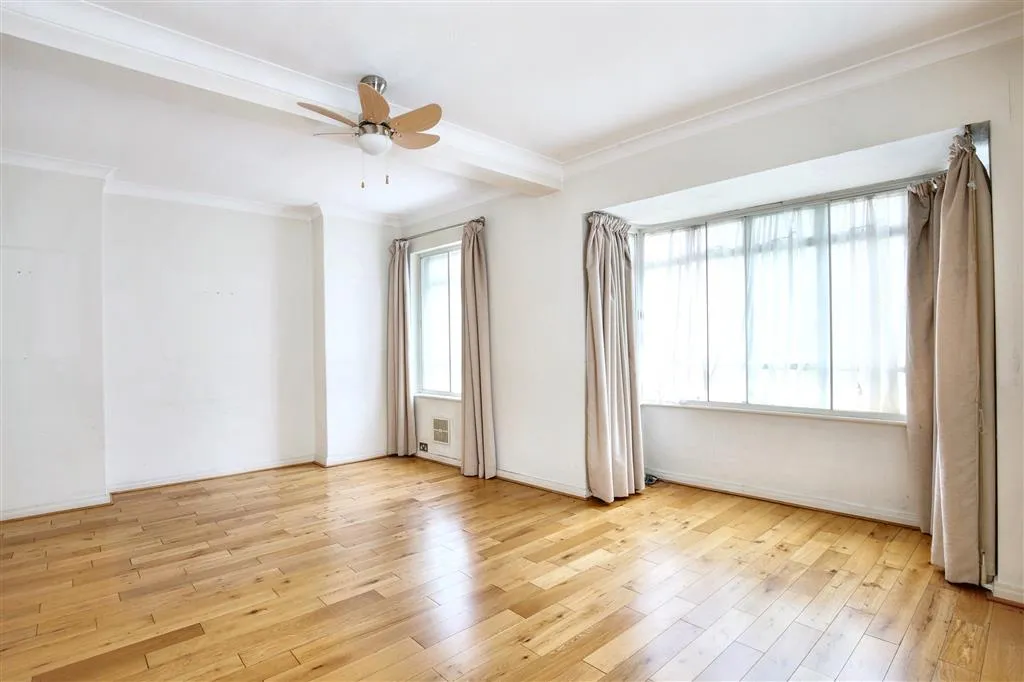 Flat 4, Wesley Court 51-55, Weymouth Street, MARYLEBONE, London, W1G 8NN