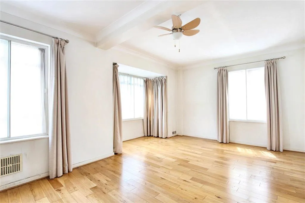 Flat 4, Wesley Court 51-55, Weymouth Street, MARYLEBONE, London, W1G 8NN