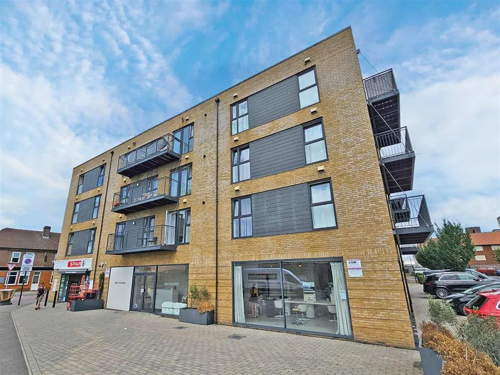 Headlease to Flats 1-27 Chantry House, Albert Road, North, Southampton, SO14 5BU, & Flats 1-18 Trinity Court, SOUTHAMPTON, Hampshire, SO14 5BW
