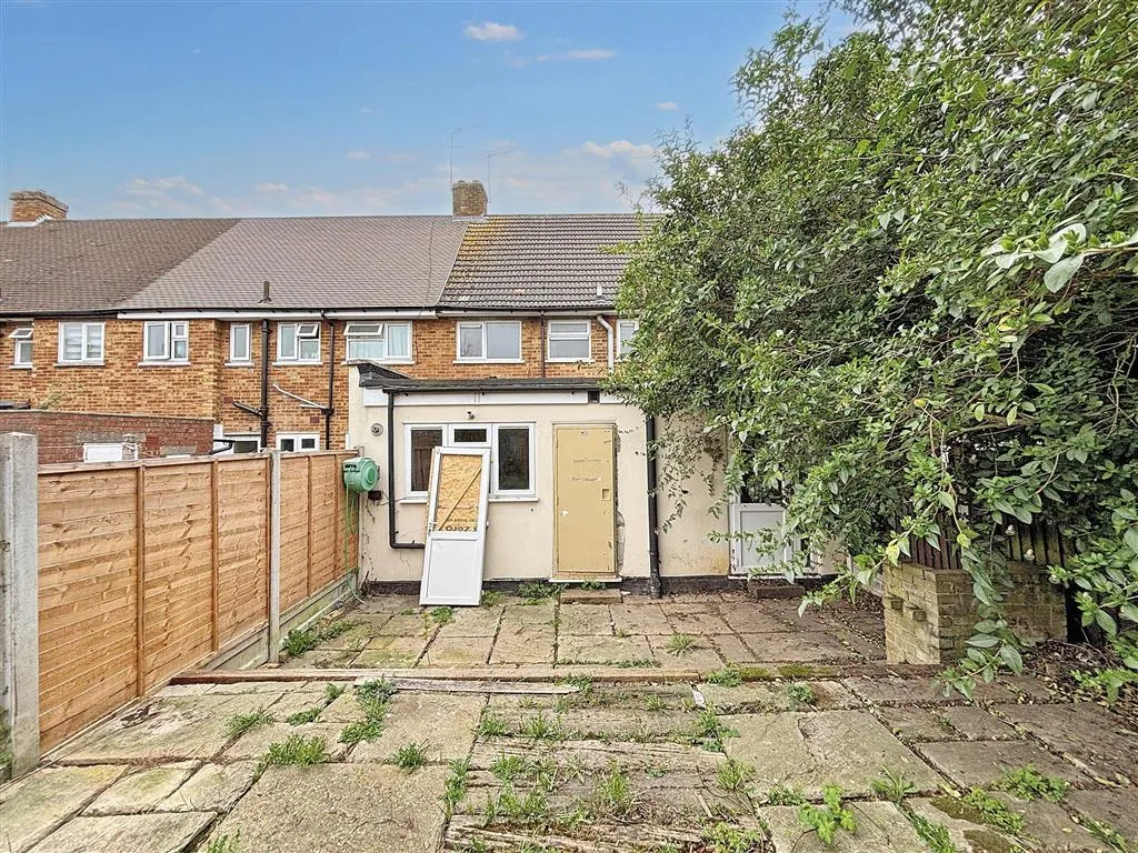 140, Elsinge Road, ENFIELD, Middlesex, EN1 4NX