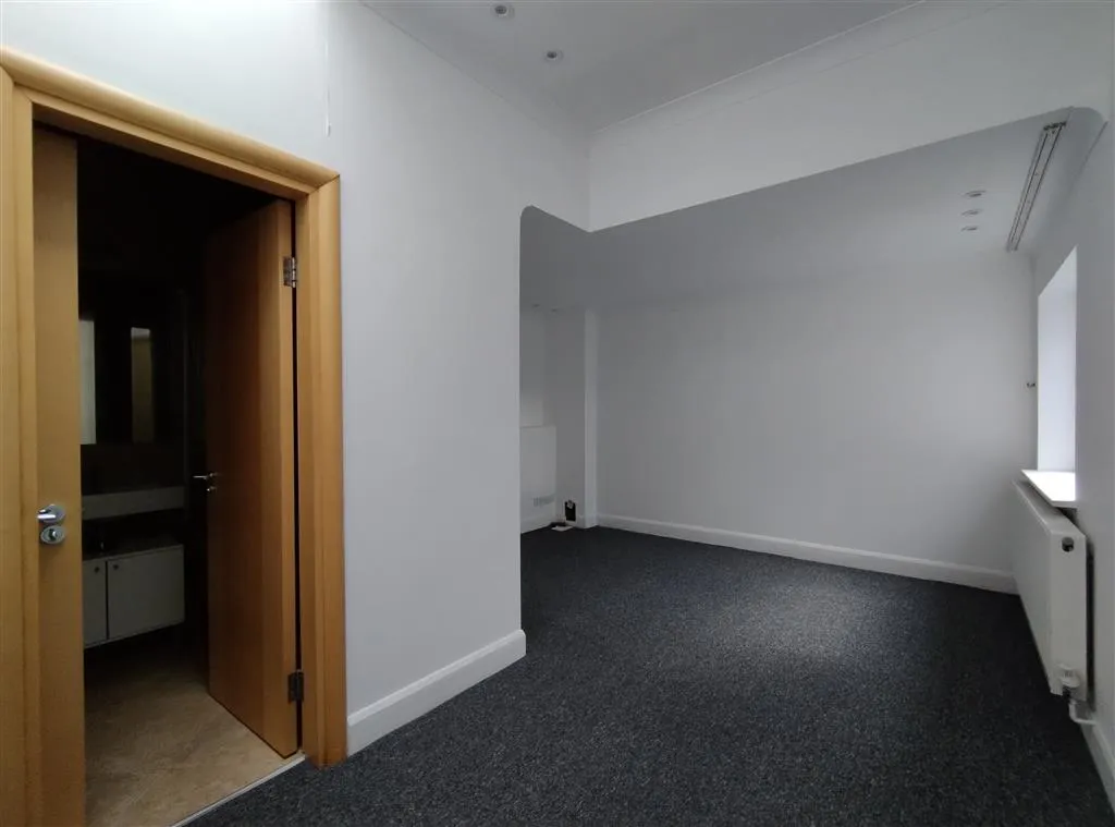 Flat 6, Abney House, 1, Collison Place, Manor Road, London, N16 5AU