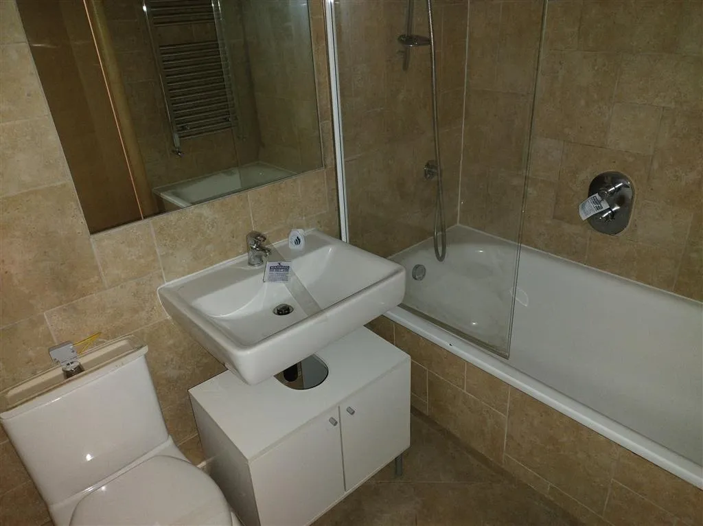 Flat 6, Abney House, 1, Collison Place, Manor Road, London, N16 5AU
