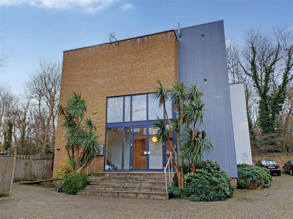 Flat 6, Abney House, 1, Collison Place, Manor Road, London, N16 5AU