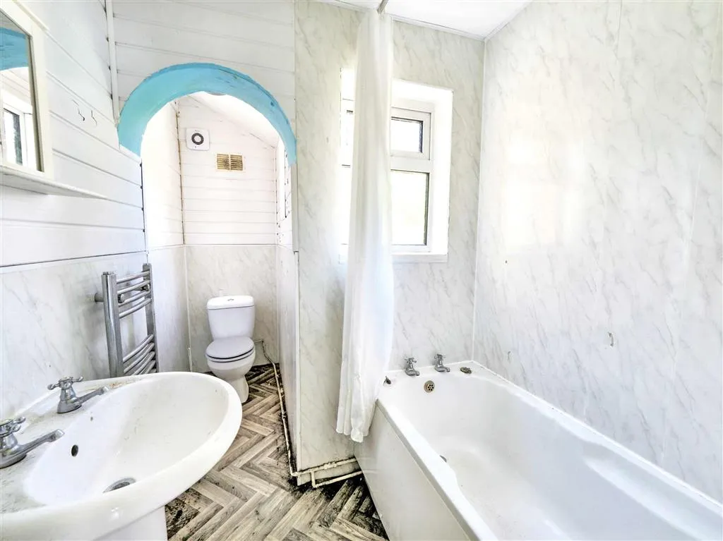 24, Carnarvon Grove, SUTTON-IN-ASHFIELD, Nottinghamshire, NG17 2HH