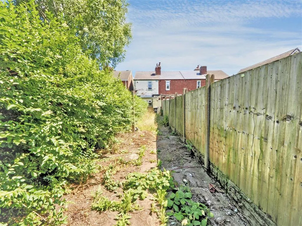 24, Carnarvon Grove, SUTTON-IN-ASHFIELD, Nottinghamshire, NG17 2HH