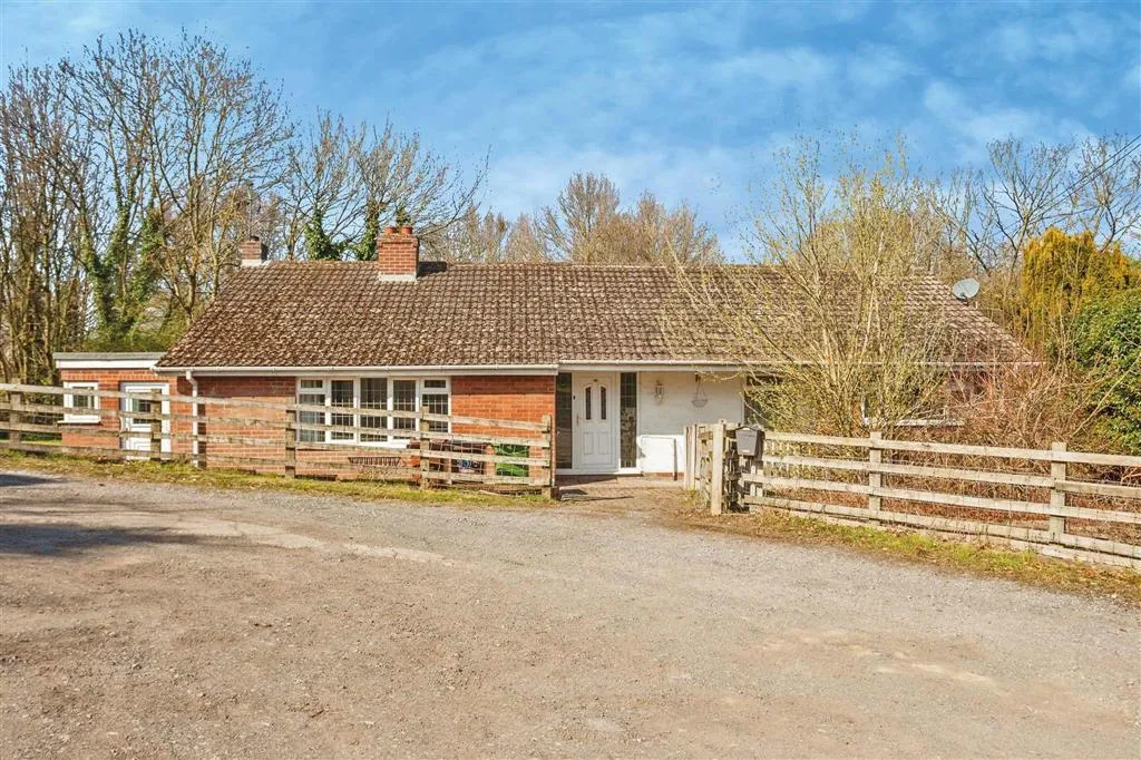 584, Doncaster Road, WAKEFIELD, West Yorkshire, WF4 1PR