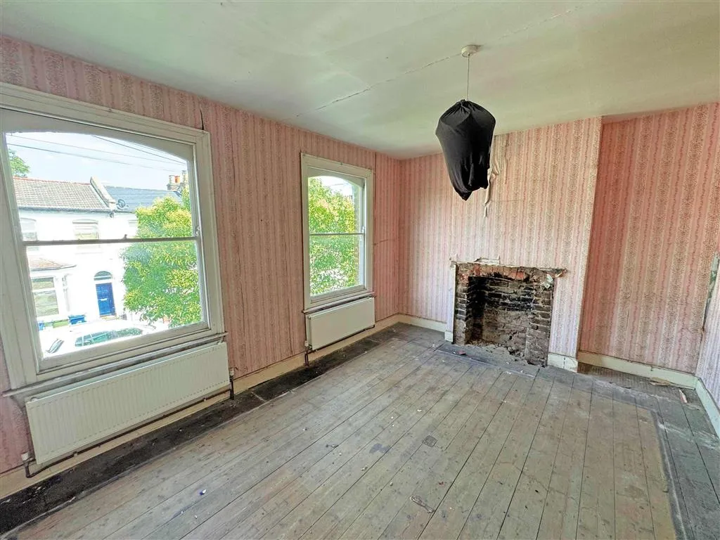 121, Hollydale Road, LONDON, SE15 2TF