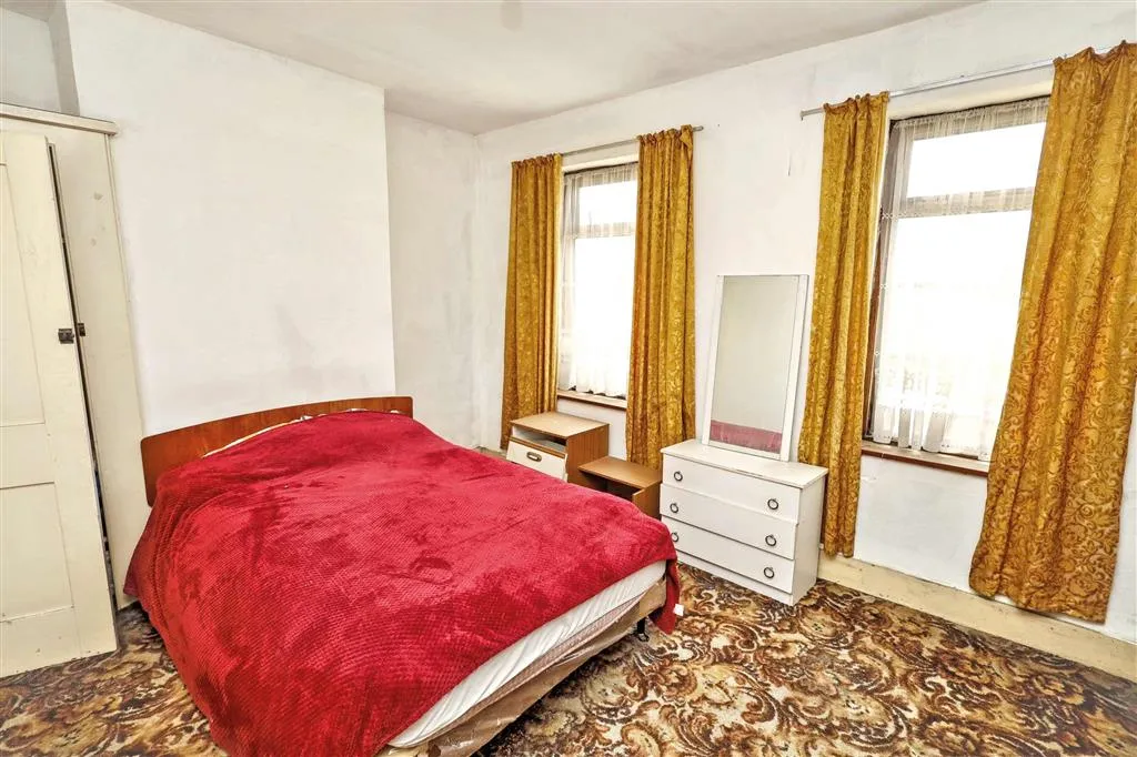30 Blewitts Cottages, New Road, RAINHAM, Essex, RM13 8SL