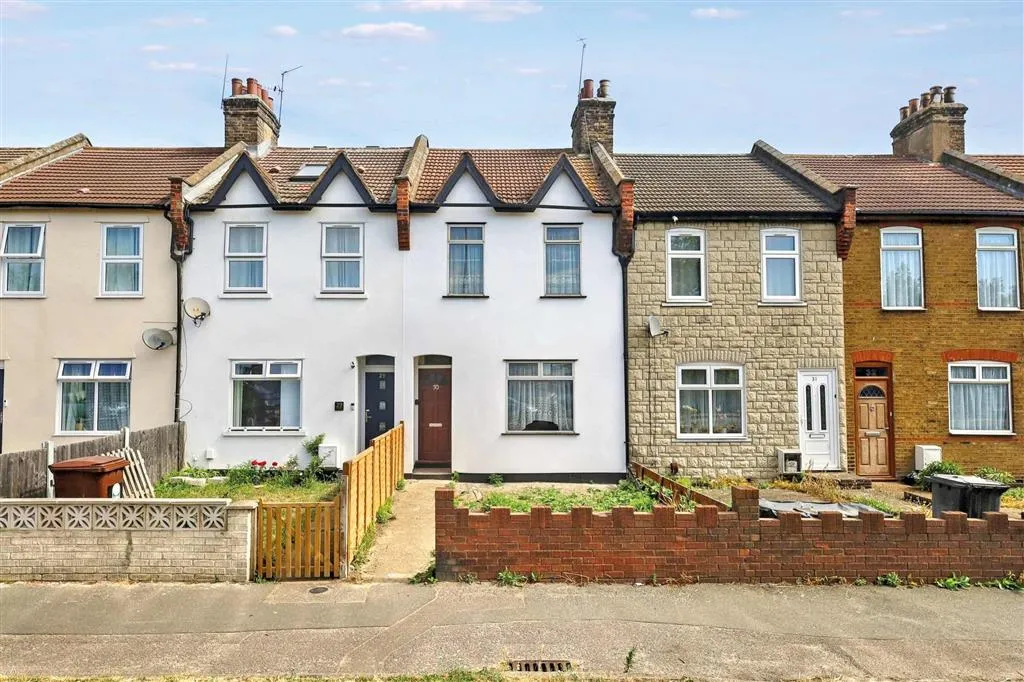 30 Blewitts Cottages, New Road, RAINHAM, Essex, RM13 8SL