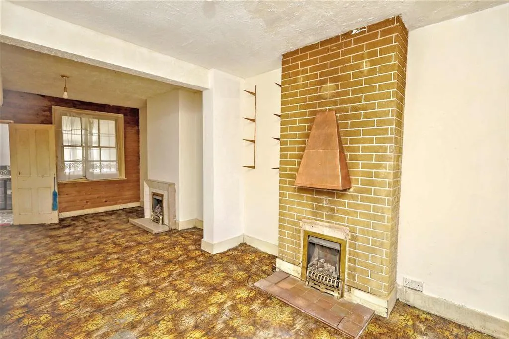 30 Blewitts Cottages, New Road, RAINHAM, Essex, RM13 8SL