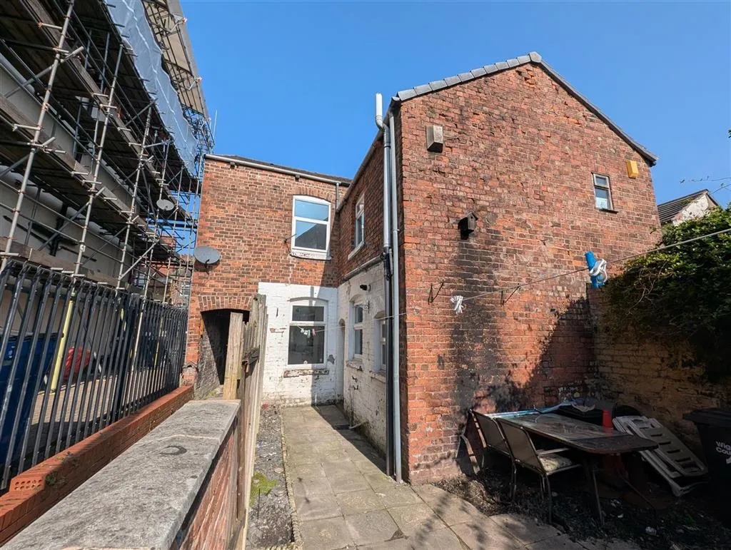 1, Douglas Road, WIGAN, Lancashire, WN1 1XT