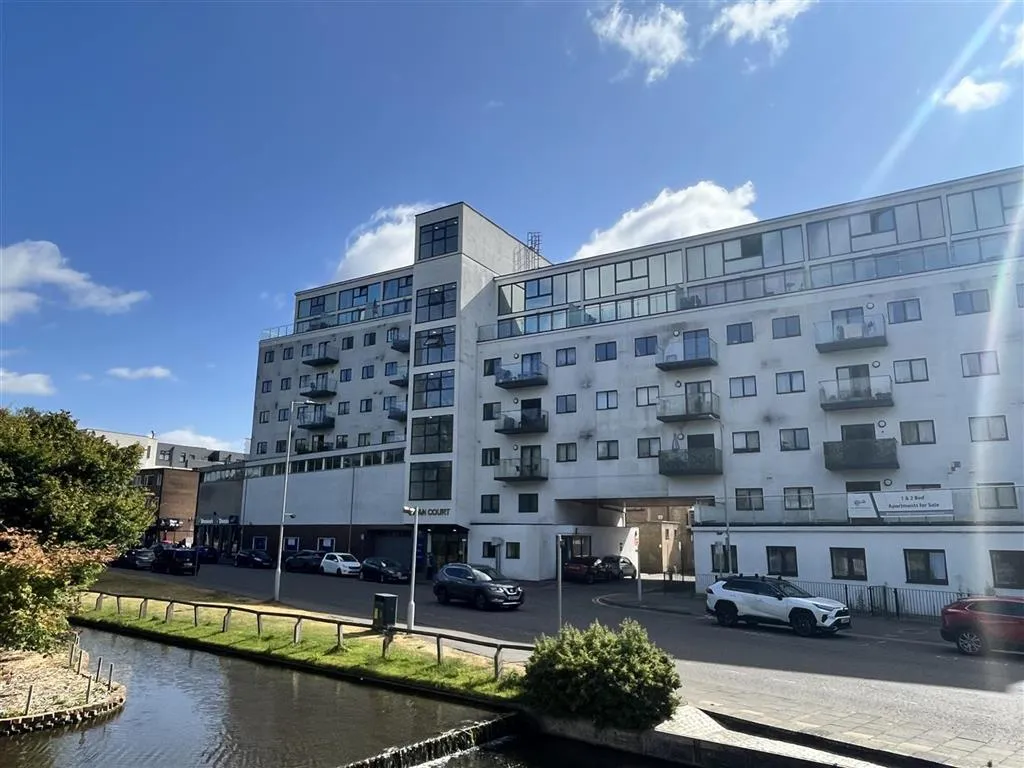 Flat 62, Swan Court, Waterhouse Street, HEMEL HEMPSTEAD, Hertfordshire, HP1 1DS