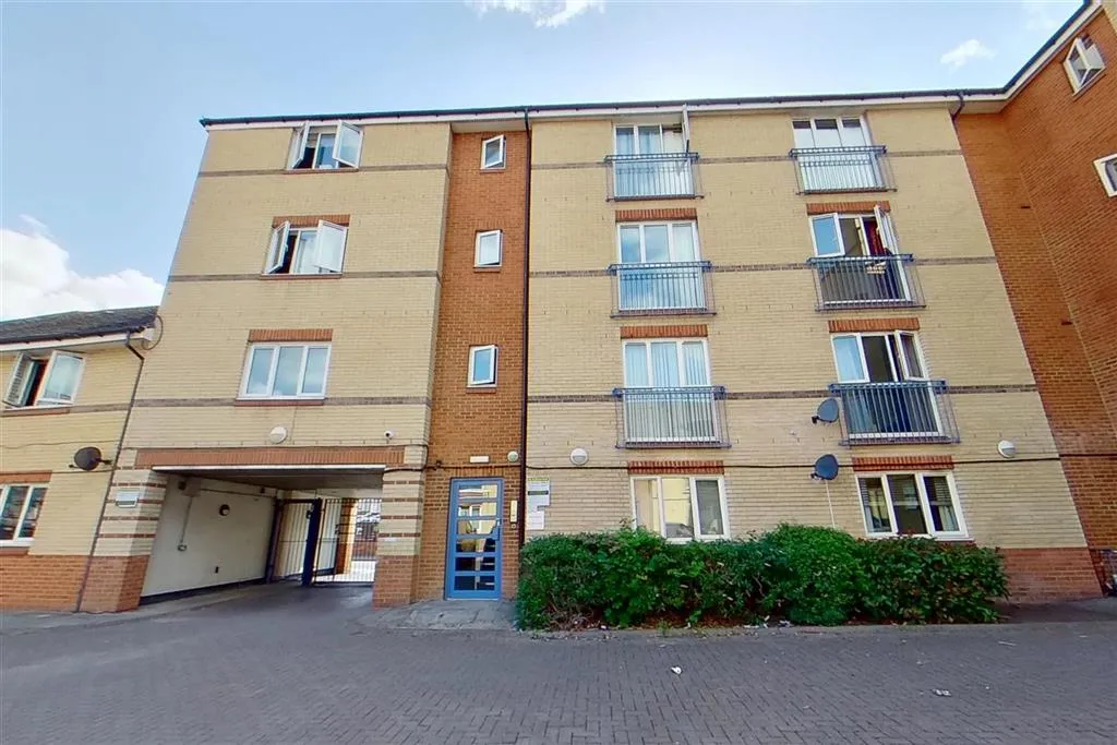 Flat 7, Brunswick House, Corporation Street, SWINDON, Wiltshire, SN1 1DP