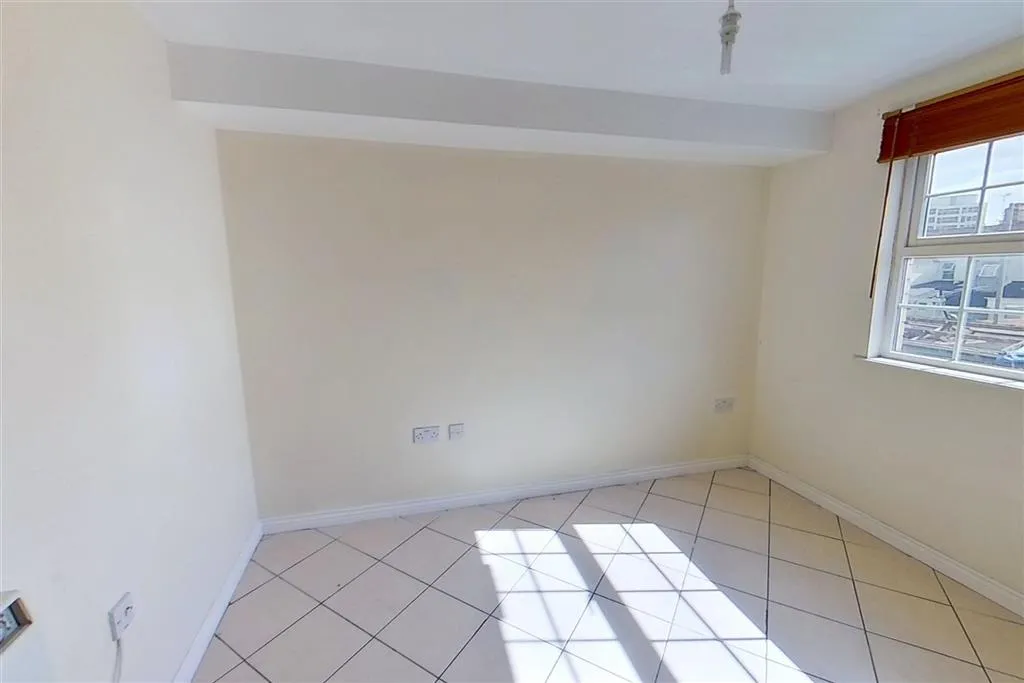 Flat 7, Brunswick House, Corporation Street, SWINDON, Wiltshire, SN1 1DP