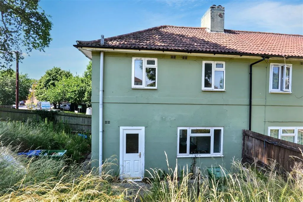 1, Brookside Way, SOUTHAMPTON, Hampshire, SO18 2LQ