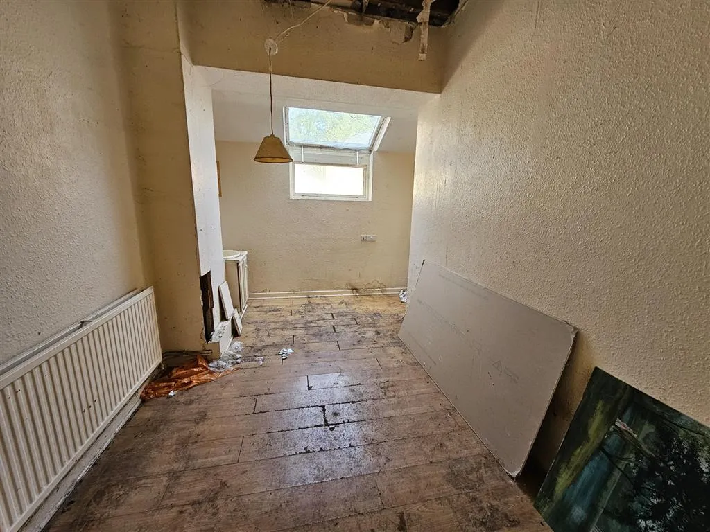 18, High Street, CHARD, Somerset, TA20 1QB