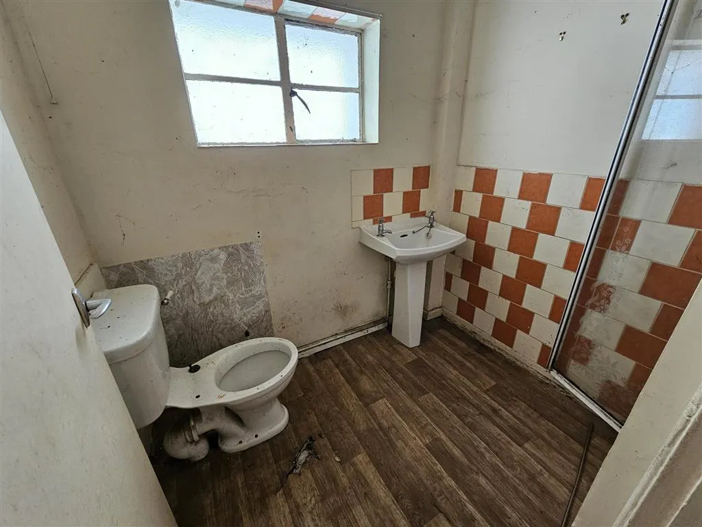 18, High Street, CHARD, Somerset, TA20 1QB