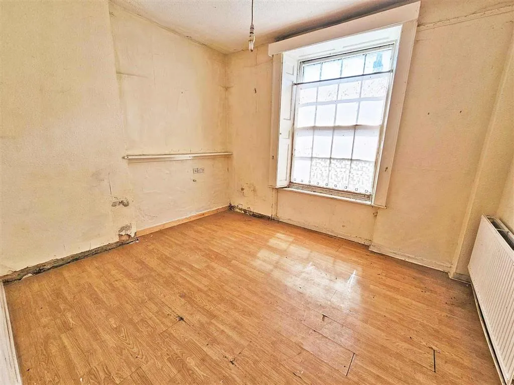 18, High Street, CHARD, Somerset, TA20 1QB