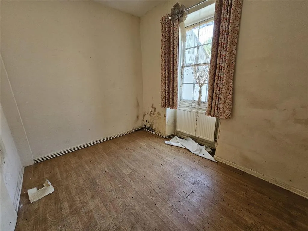 18, High Street, CHARD, Somerset, TA20 1QB