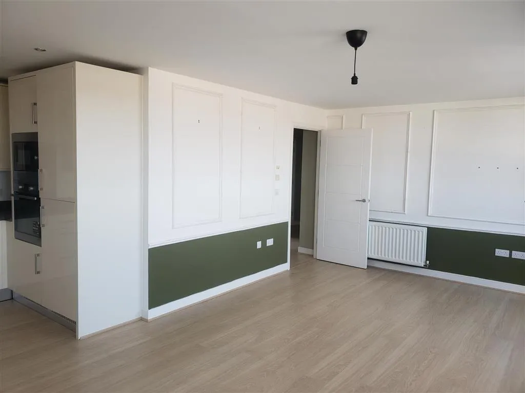 Flat 95, Orchid Court, Sovereign Way, TONBRIDGE, Kent, TN9 1FZ