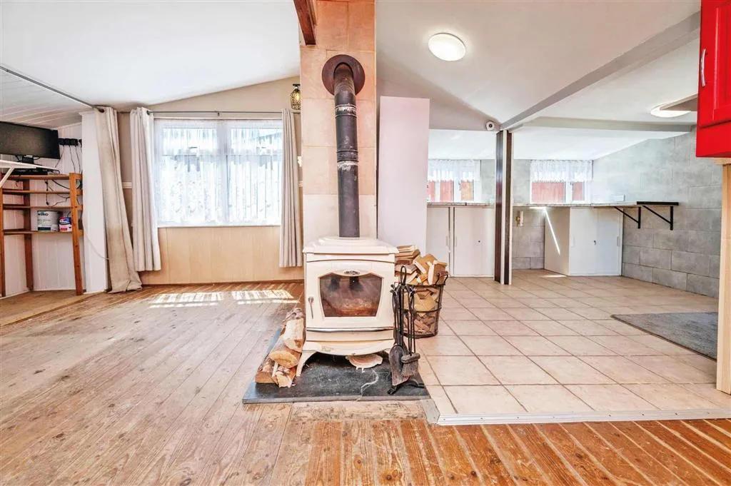 12 Wren’s Nest, Moor Hall Lane, STOURPORT-ON-SEVERN, Worcestershire, DY13 8RD