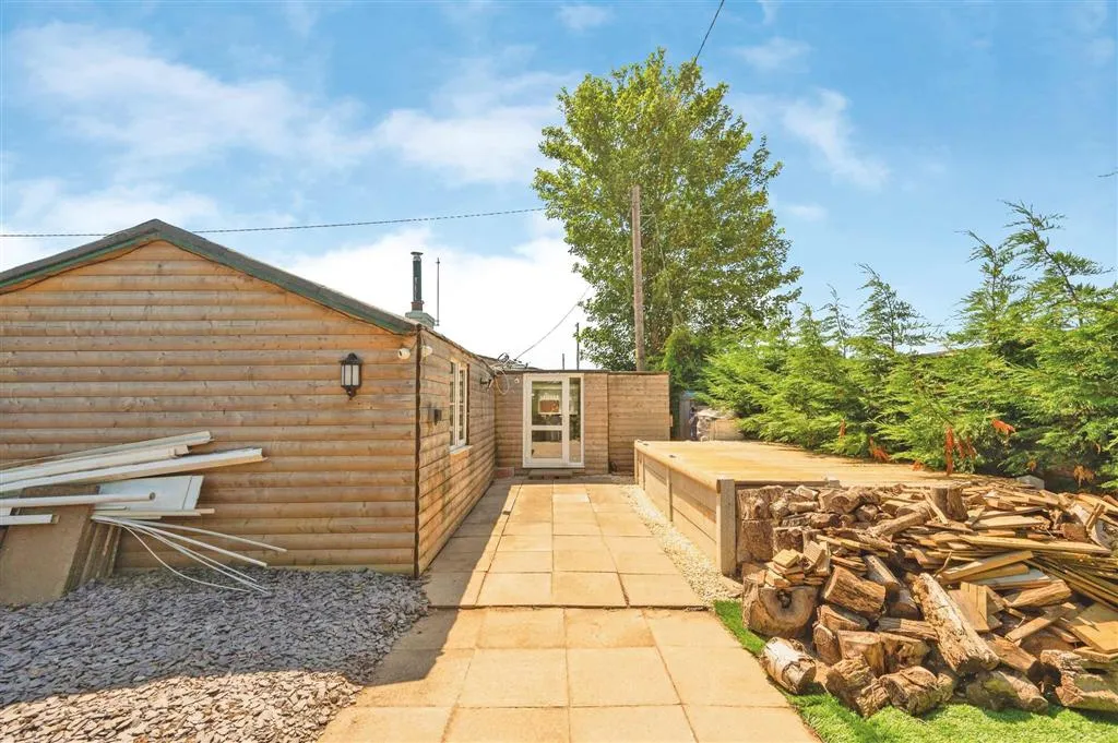 12 Wren’s Nest, Moor Hall Lane, STOURPORT-ON-SEVERN, Worcestershire, DY13 8RD