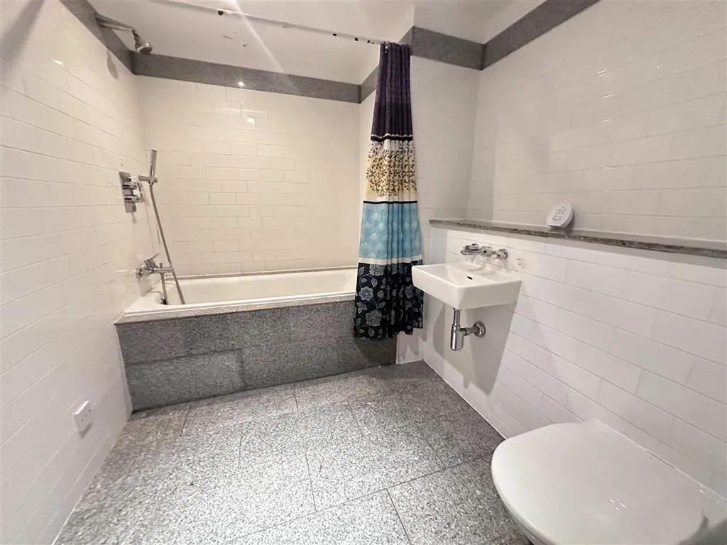 Apartment 403, 6, Oldham Road, MANCHESTER, Lancashire, M4 5DB