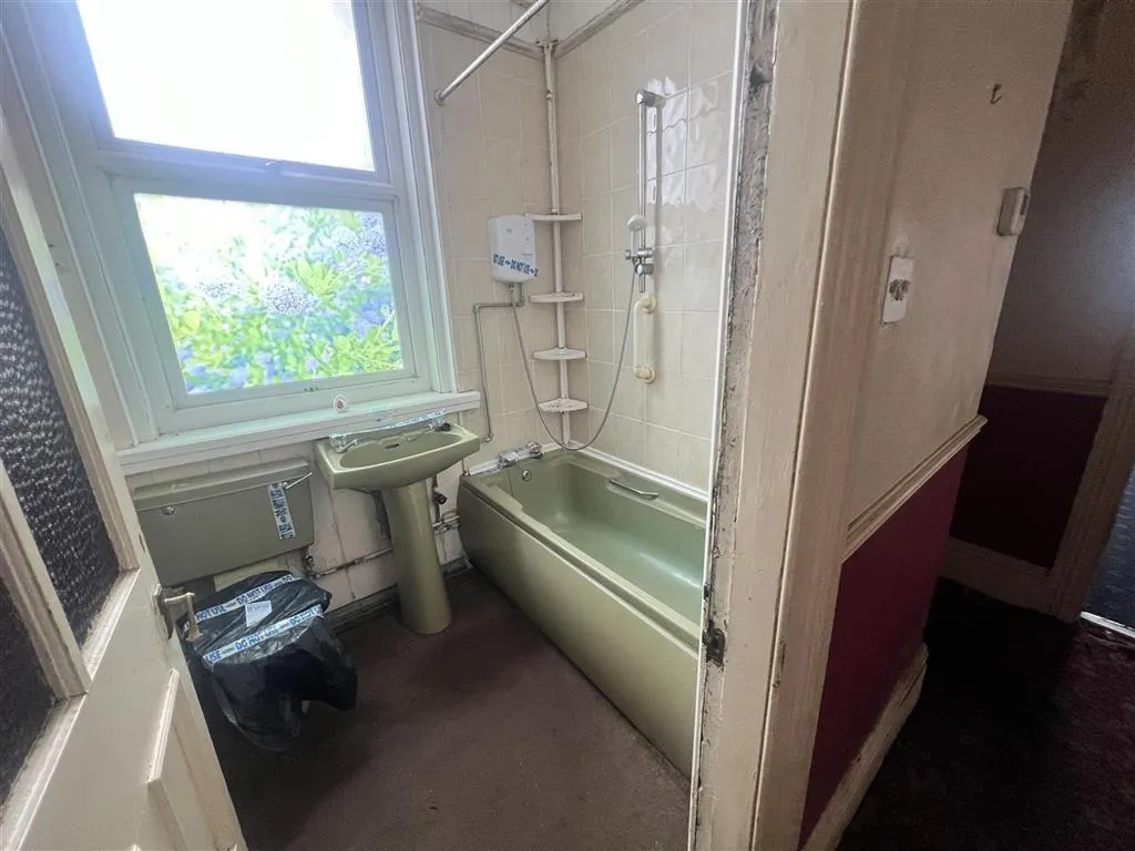 2, Hayward Avenue, WHITLEY BAY, Tyne and Wear, NE25 0AF