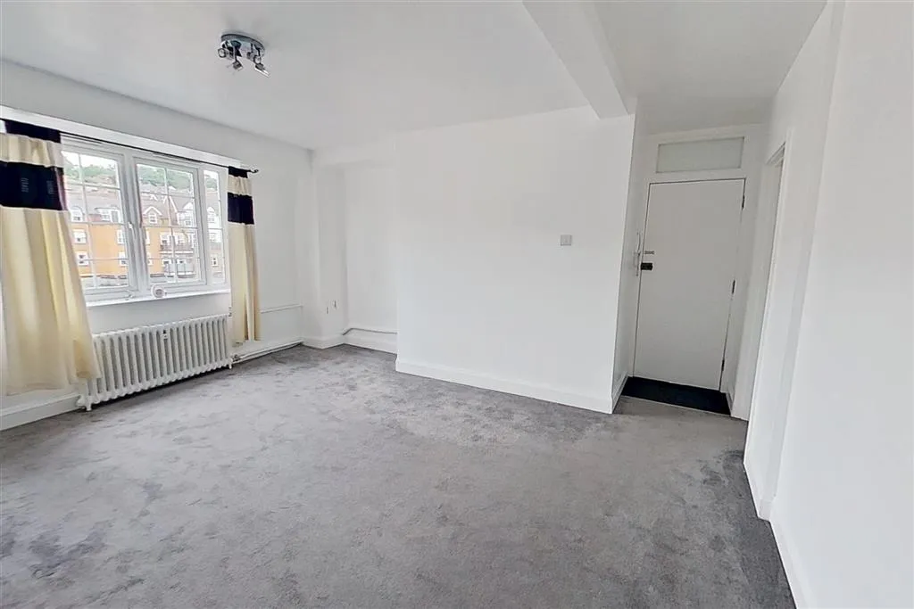 Flat 30, Eastgate House, 223, High Street, GUILDFORD, Surrey, GU1 3BY