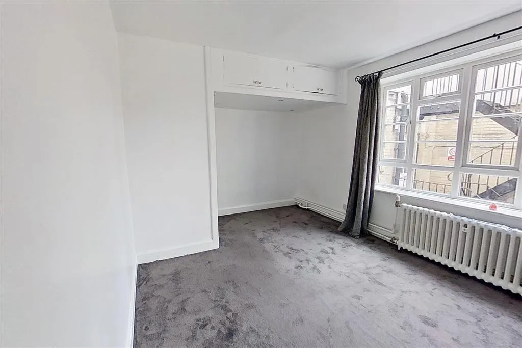 Flat 30, Eastgate House, 223, High Street, GUILDFORD, Surrey, GU1 3BY