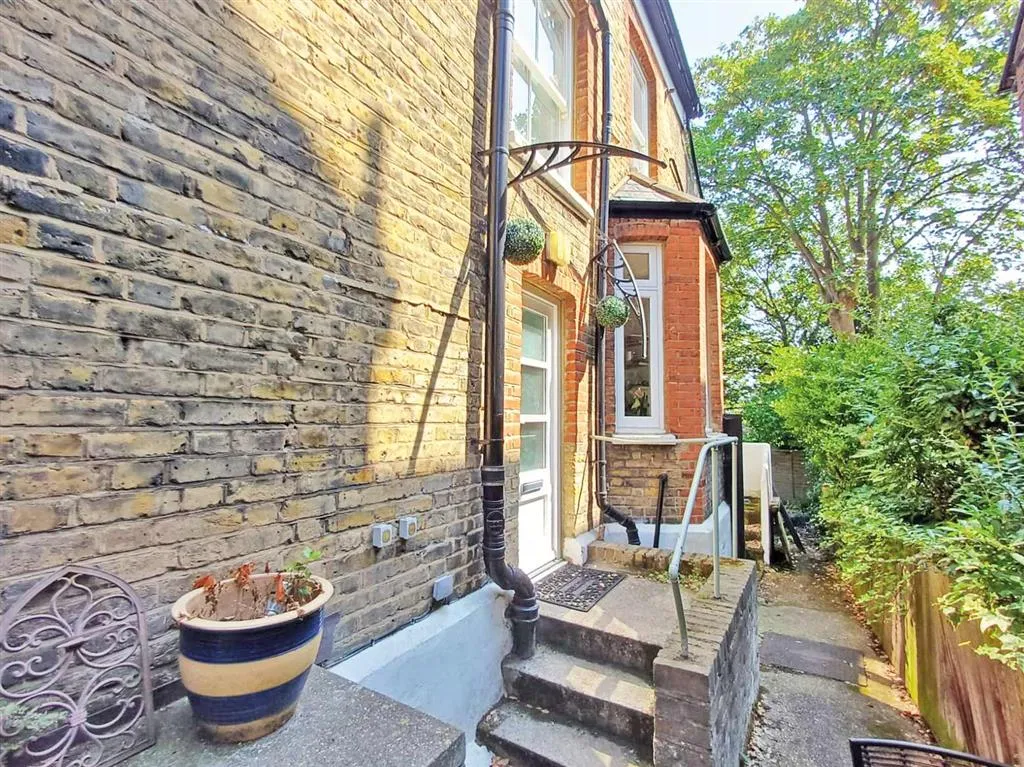 24c, Glenluce Road, London, SE3 7SB