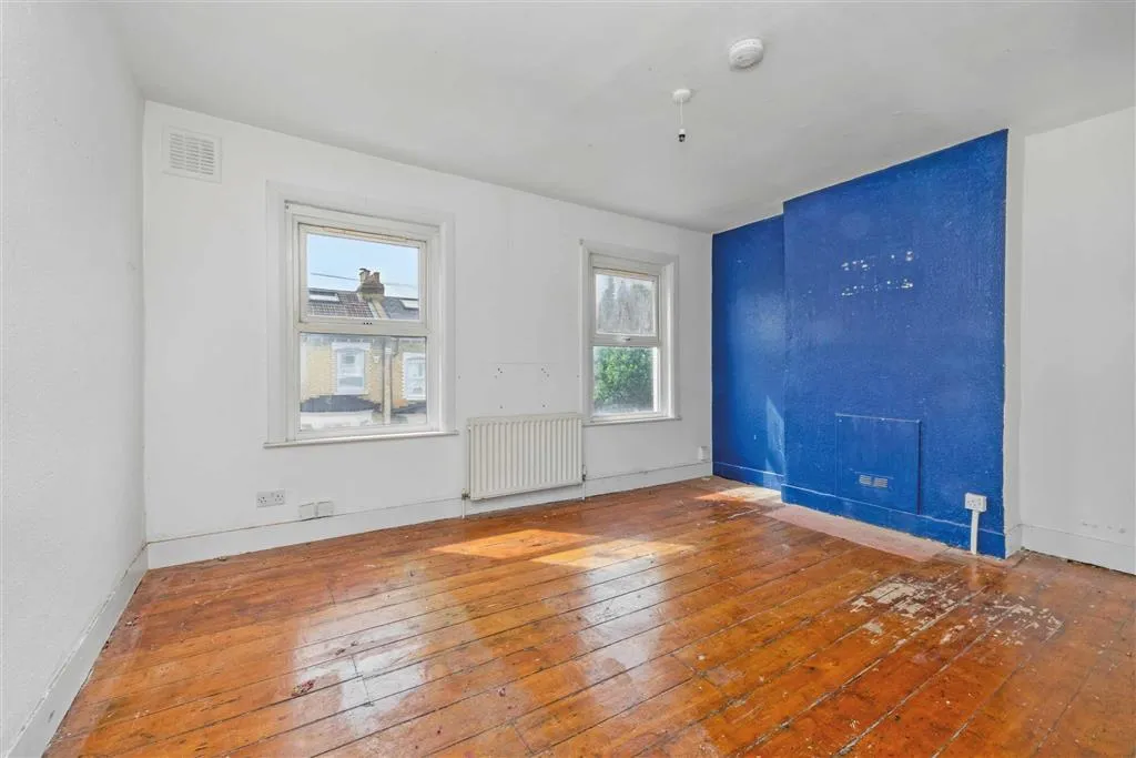 Flat B, 39, Ulverscroft Road, EAST DULWICH, London, SE22 9HF