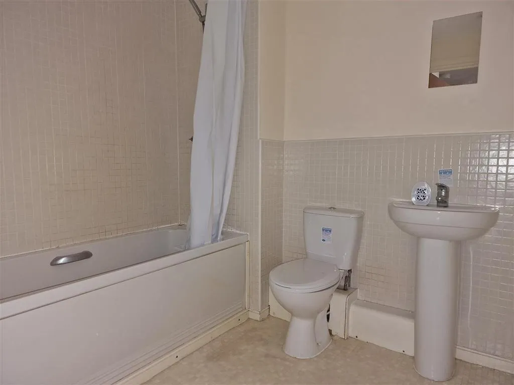Apartment 2, The Decks, RUNCORN, Cheshire, WA7 1GG