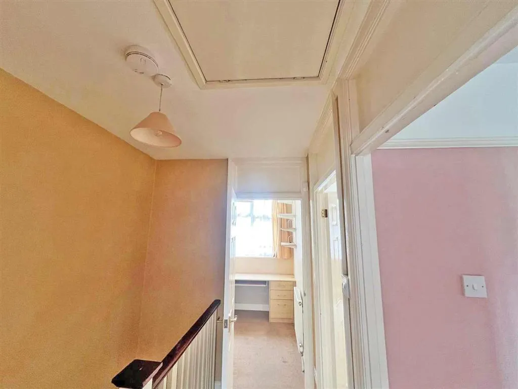 40, Eastcote Avenue, HARROW, Middlesex, HA2 8AL