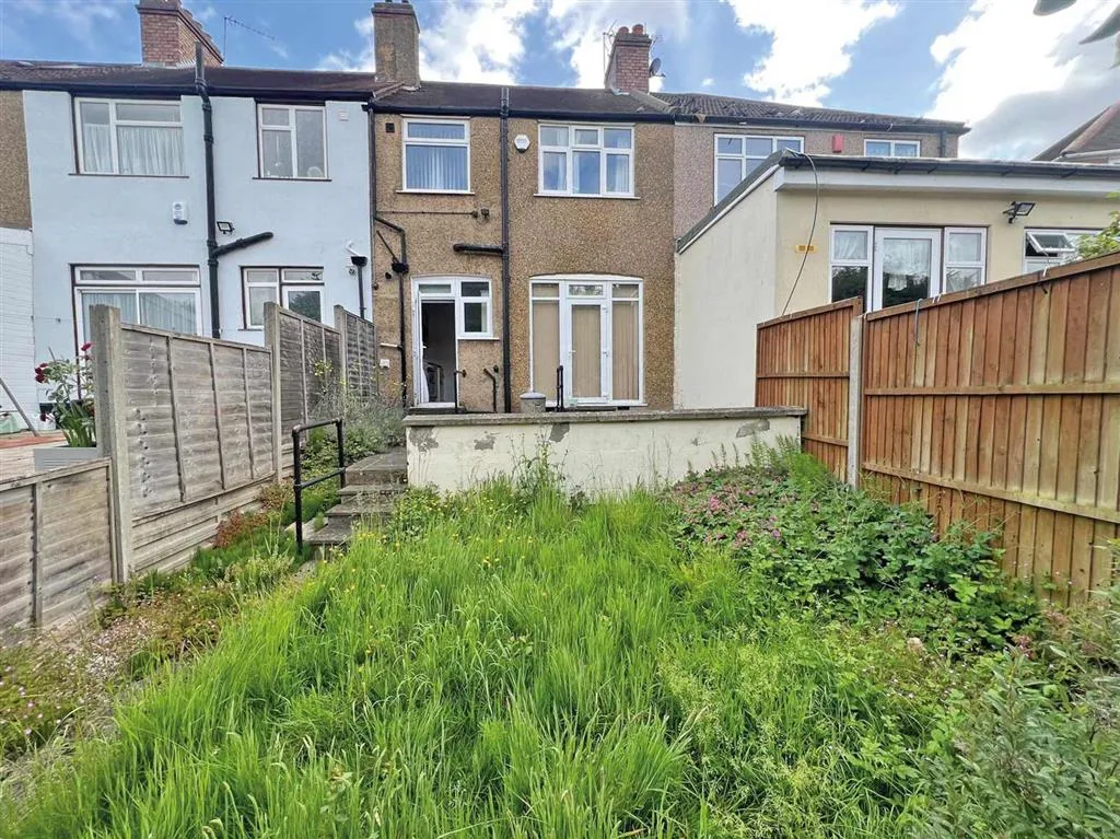 40, Eastcote Avenue, HARROW, Middlesex, HA2 8AL