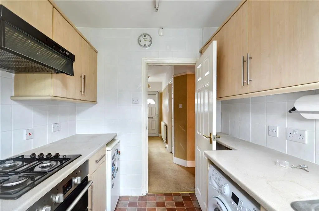 40, Eastcote Avenue, HARROW, Middlesex, HA2 8AL