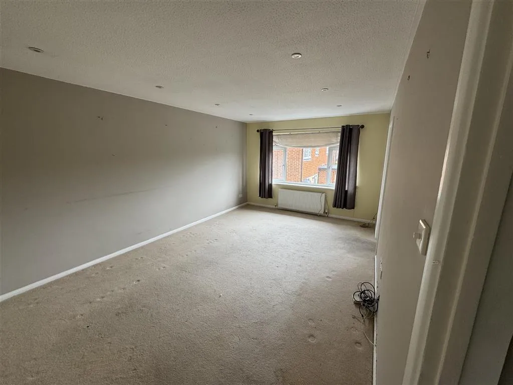 Flat 7, Berkeley Court, Albert Road, ASHTEAD, Surrey, KT21 1BJ