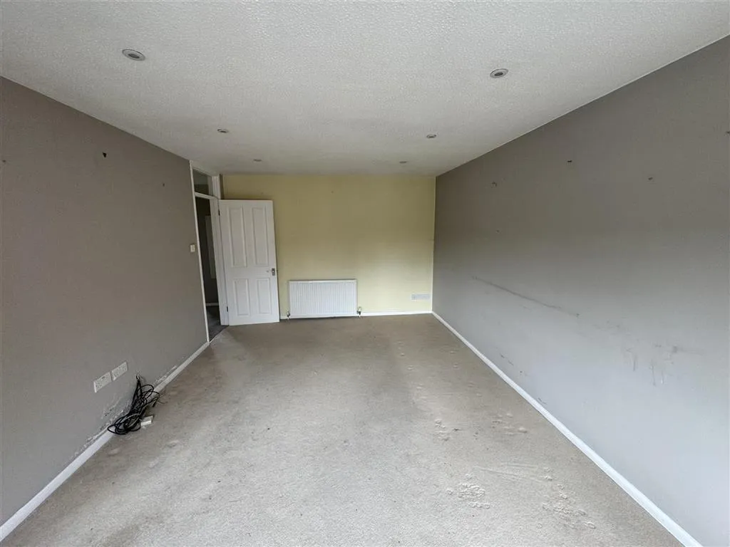 Flat 7, Berkeley Court, Albert Road, ASHTEAD, Surrey, KT21 1BJ