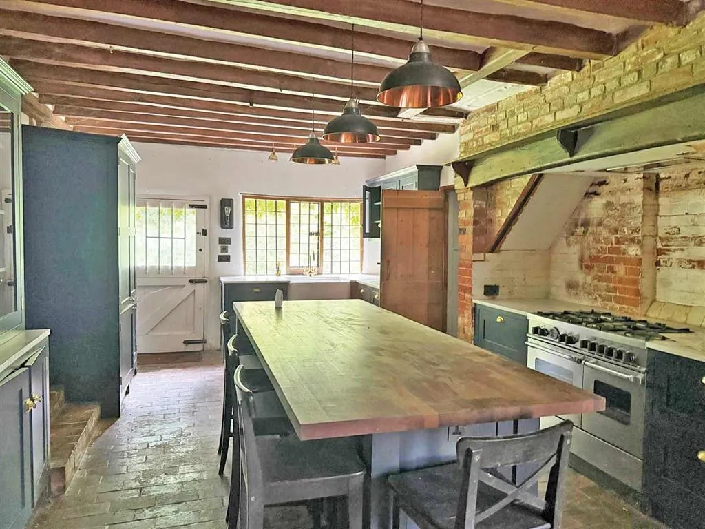 Furnace Farm House, Bedgebury Road, CRANBROOK, Kent, TN17 2QZ
